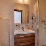 בית הארחה Veronika 3*
